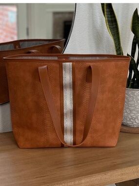 Threaded Pear Kira Tote Bag